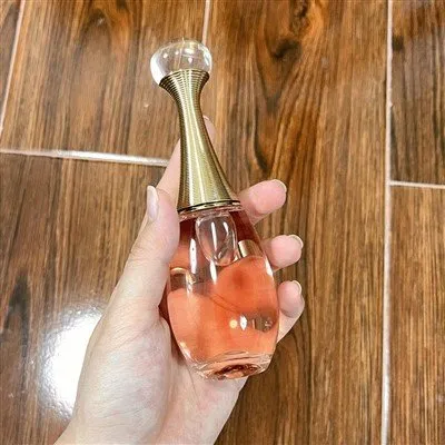 シトラス＆ローズの香水